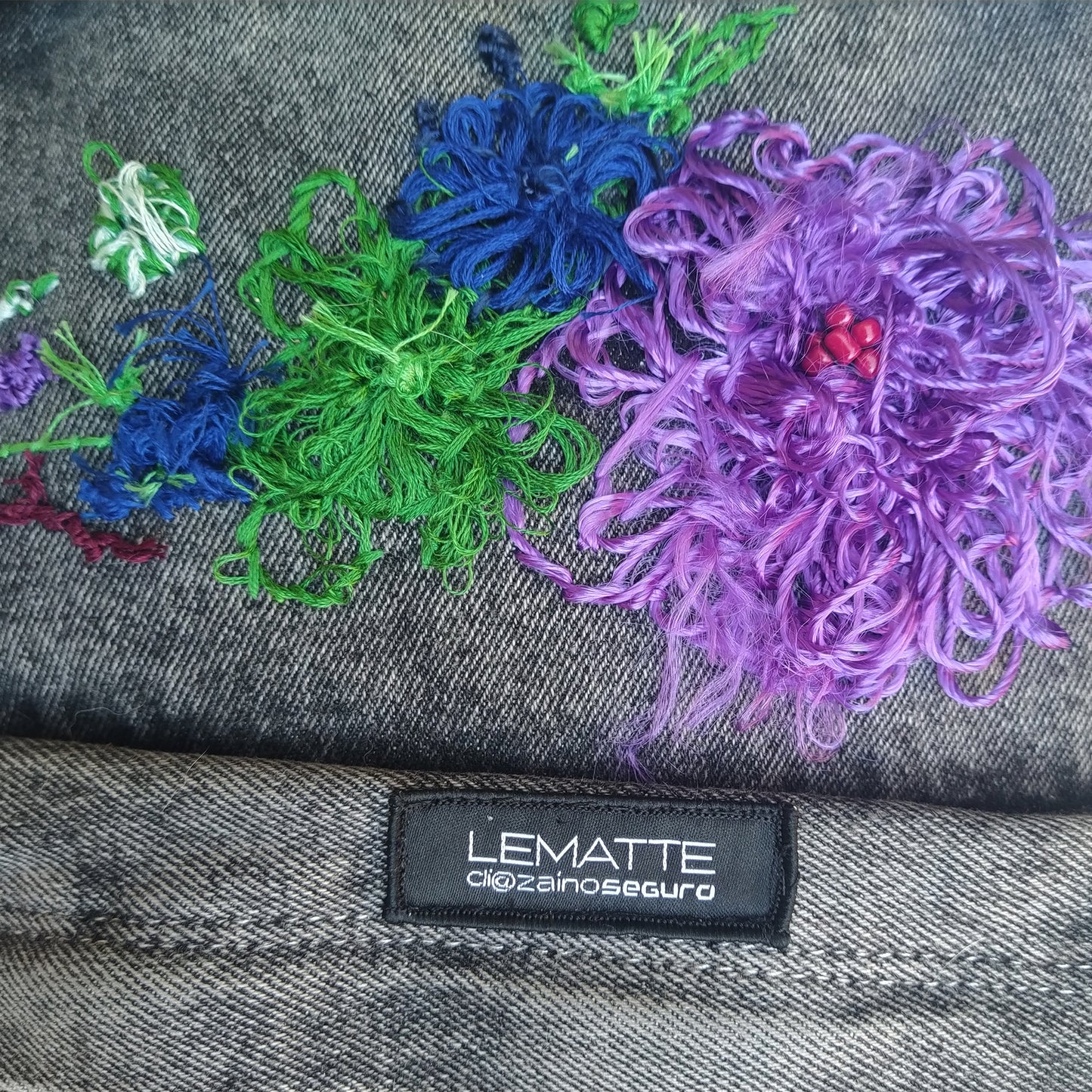 Zaino Jeans Scuro con Ricamo Controcorrente